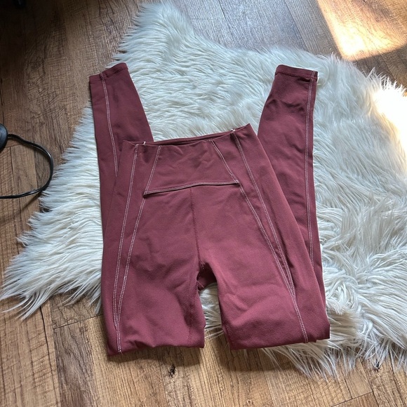 GLYDER Contrast Legging In Merlot - Picture 3 of 5